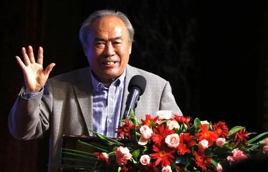 詹俊悼念嚴(yán)俊君:《足球》報伴隨著我成長,是我和父親共鳴的橋梁